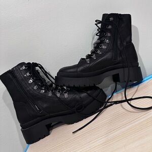 Chic Black Lace-Up Combat Boots